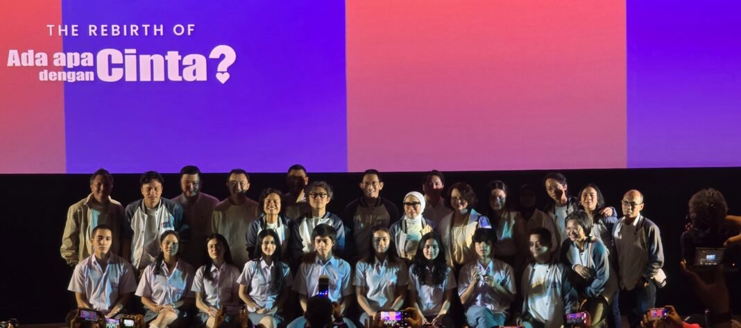 “Remake Ada Apa Dengan Cinta (AADC) Hadir! Rangga & Cinta Perkenalkan Generasi Baru” “Remake Ada Apa Dengan Cinta (AADC) Hadir! Rangga & Cinta Perkenalkan Generasi Baru”