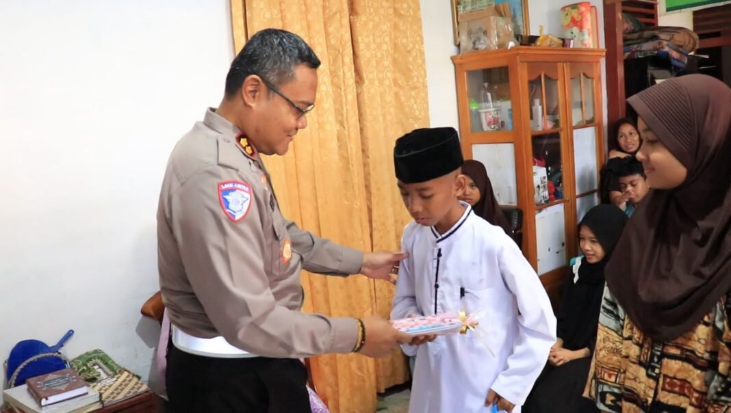 Ditlantas Polda Malut Salurkan Bantuan ke Panti Asuhan Nurul Fajri Ditlantas Polda Malut Salurkan Bantuan ke Panti Asuhan Nurul Fajri