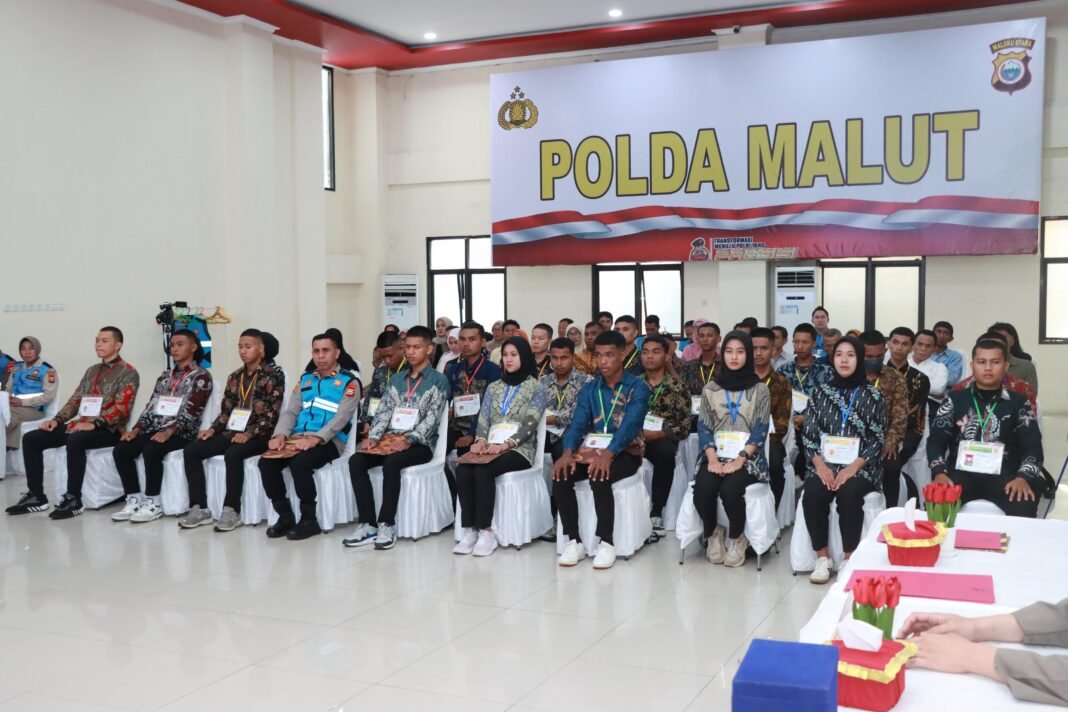 *Polda Malut Gelar Penandatanganan Pakta Integritas Penerimaan Anggota Polri 2025* *Polda Malut Gelar Penandatanganan Pakta Integritas Penerimaan Anggota Polri 2025*