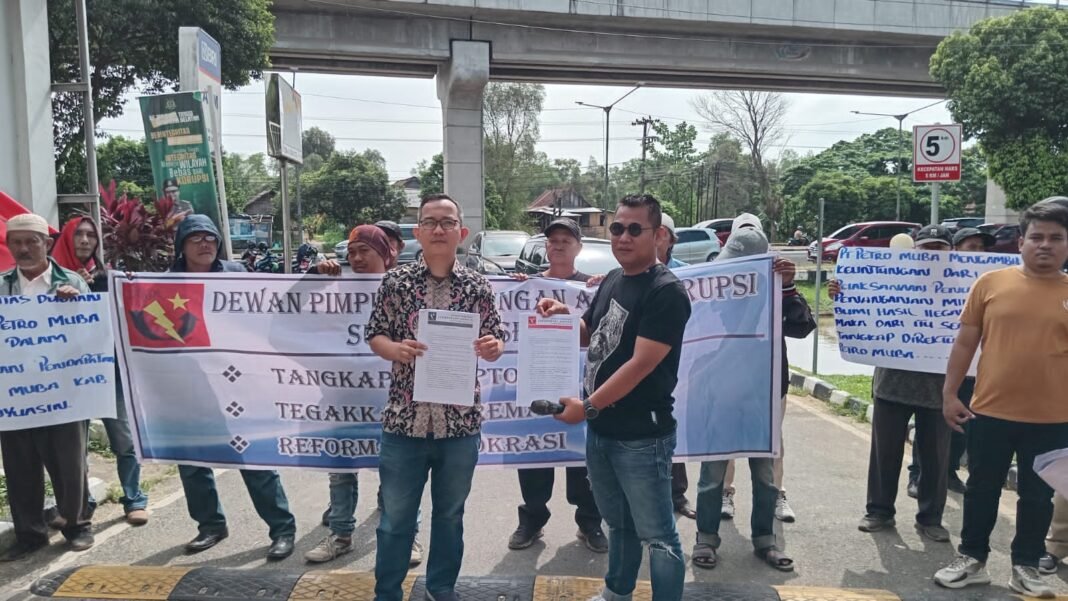 JAKOR Minta Kejati Sumsel Usut Tuntas Dugaan KKN di PT. Petro Muba Dalam Penggunaan Pendapatan JAKOR Minta Kejati Sumsel Usut Tuntas Dugaan KKN di PT. Petro Muba Dalam Penggunaan Pendapatan