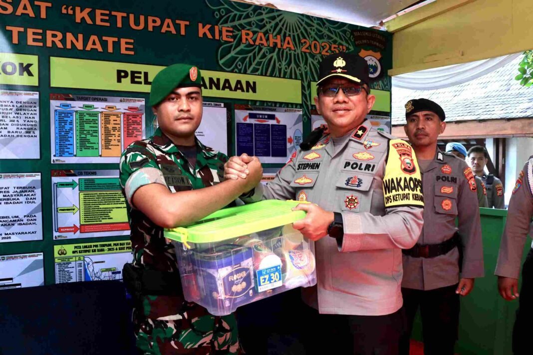 Wakapolda Maluku Utara Tinjau Pos Terpadu Operasi Ketupat Kieraha 2025 di Landmark Wakapolda Maluku Utara Tinjau Pos Terpadu Operasi Ketupat Kieraha 2025 di Landmark