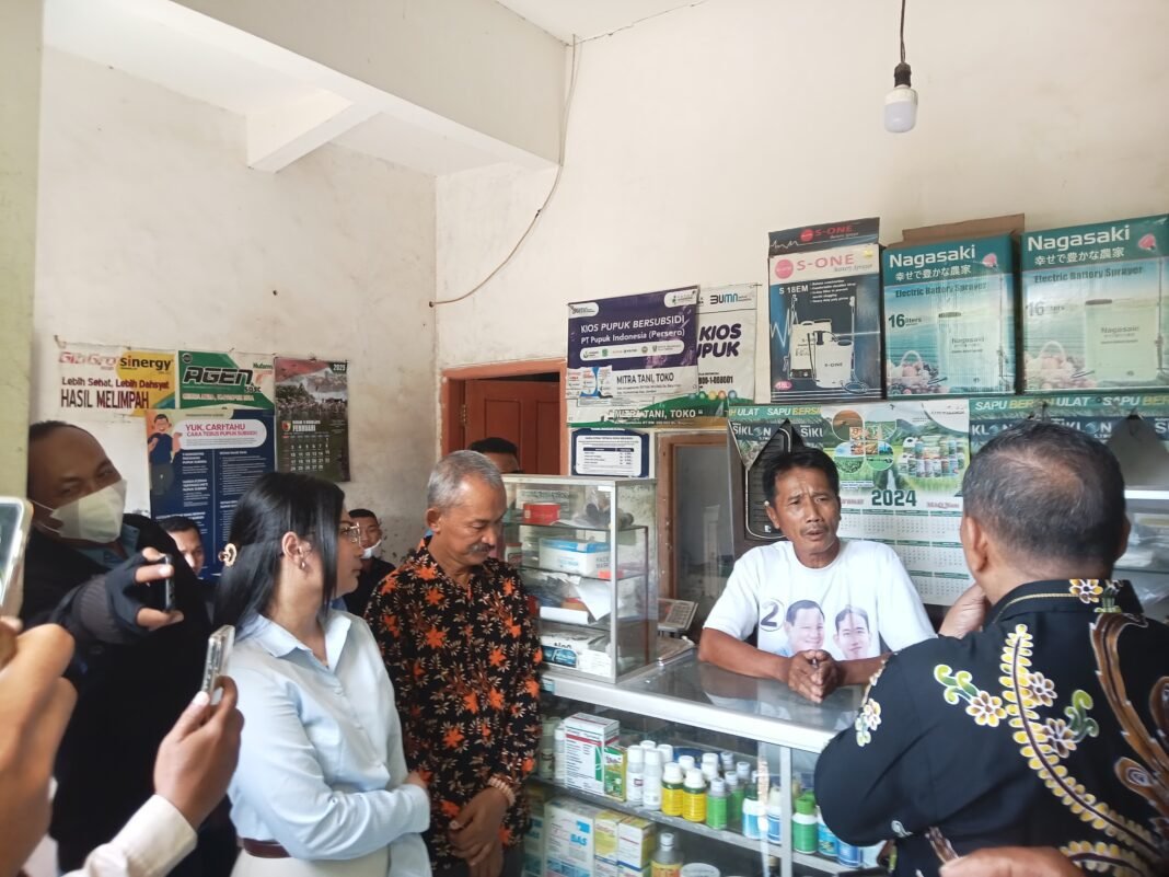 Hampir Semua Kios Memperkaya Diri Dengan Membohongi Petani Hampir Semua Kios Memperkaya Diri Dengan Membohongi Petani