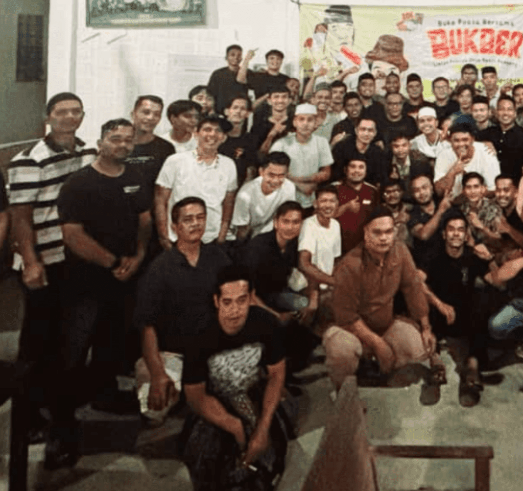 Buka Puasa Bersama Warnai Kekompakan Lintas Pemuda Dua Perkampungan Ranto Panyang Timur dan Barat Buka Puasa Bersama Warnai Kekompakan Lintas Pemuda Dua Perkampungan Ranto Panyang Timur dan Barat