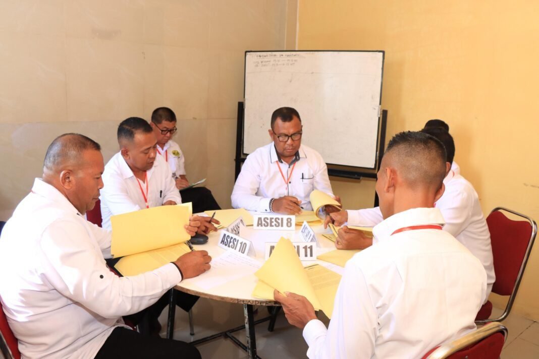 *Polda Maluku Utara Laksanakan _Assessment Center_ Jabatan Kapolsek* *Polda Maluku Utara Laksanakan _Assessment Center_ Jabatan Kapolsek*