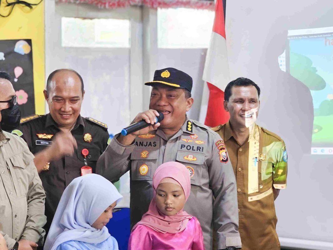 *Bersinergi, Polda dan TP-PKK Maluku Utara Bersama Cegah Kekerasan, Wujudkan Kartini Masa Kini* *Bersinergi, Polda dan TP-PKK Maluku Utara Bersama Cegah Kekerasan, Wujudkan Kartini Masa Kini*