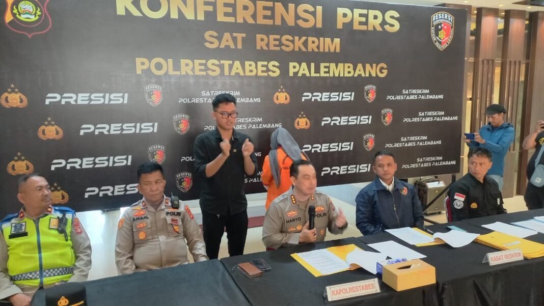 Pelaku Penipuan Bisa Masukan Kerja di PT. KAI Divre III Palembang Diamankan Polrestabes Palembang Pelaku Penipuan Bisa Masukan Kerja di PT. KAI Divre III Palembang Diamankan Polrestabes Palembang