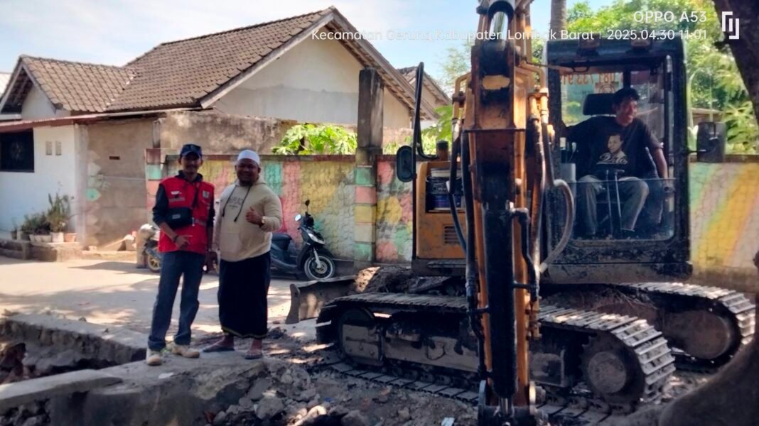 PEMERINTAH LANJUTKAN PERBAIKAN IRIGASI DI TAMAN AYU, PETANI SAMBUT GEMBIRA PEMERINTAH LANJUTKAN PERBAIKAN IRIGASI DI TAMAN AYU, PETANI SAMBUT GEMBIRA