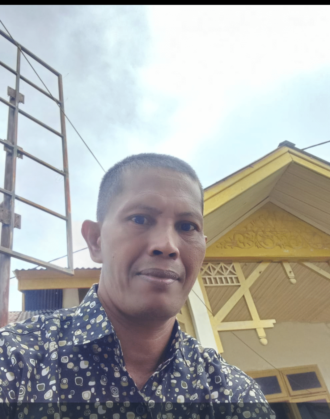 Warga Minta Dinas Terkait Atasi Abrasi Tebing dan Buang Sampah Sembarangan di Sungai Meureubo Warga Minta Dinas Terkait Atasi Abrasi Tebing dan Buang Sampah Sembarangan di Sungai Meureubo