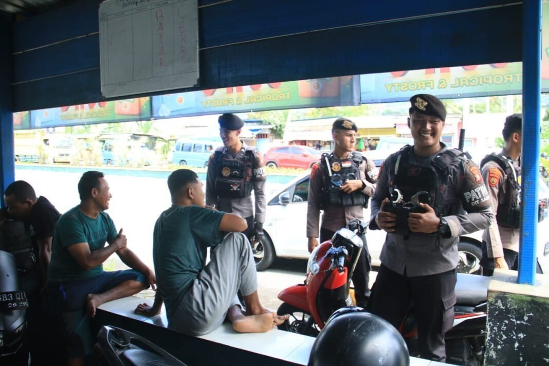*Polda Malut Intensifkan Patroli, Antisipasi Aksi Premanisme dan Kejahatan* *Polda Malut Intensifkan Patroli, Antisipasi Aksi Premanisme dan Kejahatan*