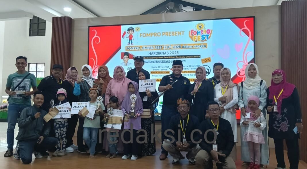 FOMPRO Jember Fest 2025 Disambut Meriah, Anak-Anak Antusias Ikuti Lomba Mewarnai dan Menyanyi FOMPRO Jember Fest 2025 Disambut Meriah, Anak-Anak Antusias Ikuti Lomba Mewarnai dan Menyanyi