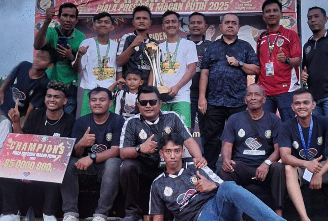 Usai Kalahkan Balee United Dengan Skor 3-1 , Eva Sky Juarai Turnamen Macan Putih Cup 2025 Usai Kalahkan Balee United Dengan Skor 3-1 , Eva Sky Juarai Turnamen Macan Putih Cup 2025