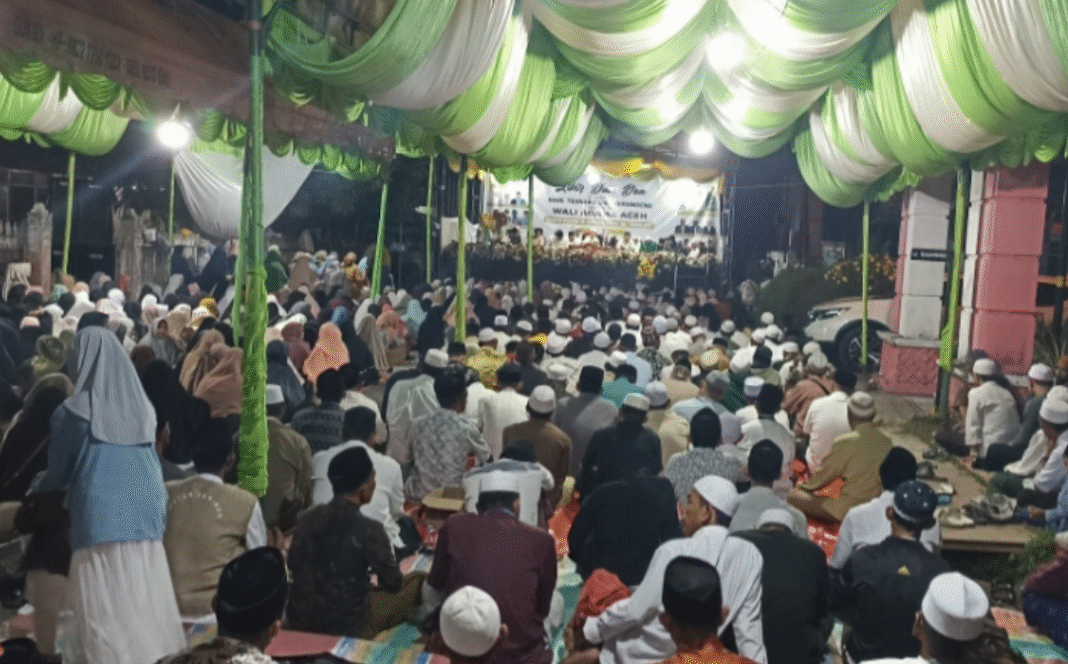 Bupati Aceh Barat Ajak Masyarakat Teladani Nilai Perjuangan Ulama di Haul Teungku Chik Di Rundeng Bupati Aceh Barat Ajak Masyarakat Teladani Nilai Perjuangan Ulama di Haul Teungku Chik Di Rundeng