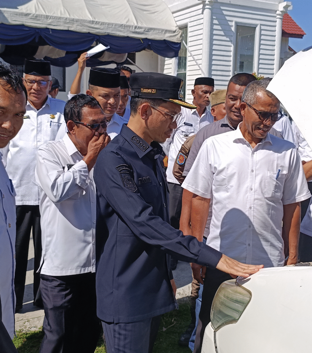 Saat Libur Lebaran, Bupati Aceh Barat Tarmizi Larang Mobil Dinas Berkeliaran di Luar Aceh Barat Saat Libur Lebaran, Bupati Aceh Barat Tarmizi Larang Mobil Dinas Berkeliaran di Luar Aceh Barat