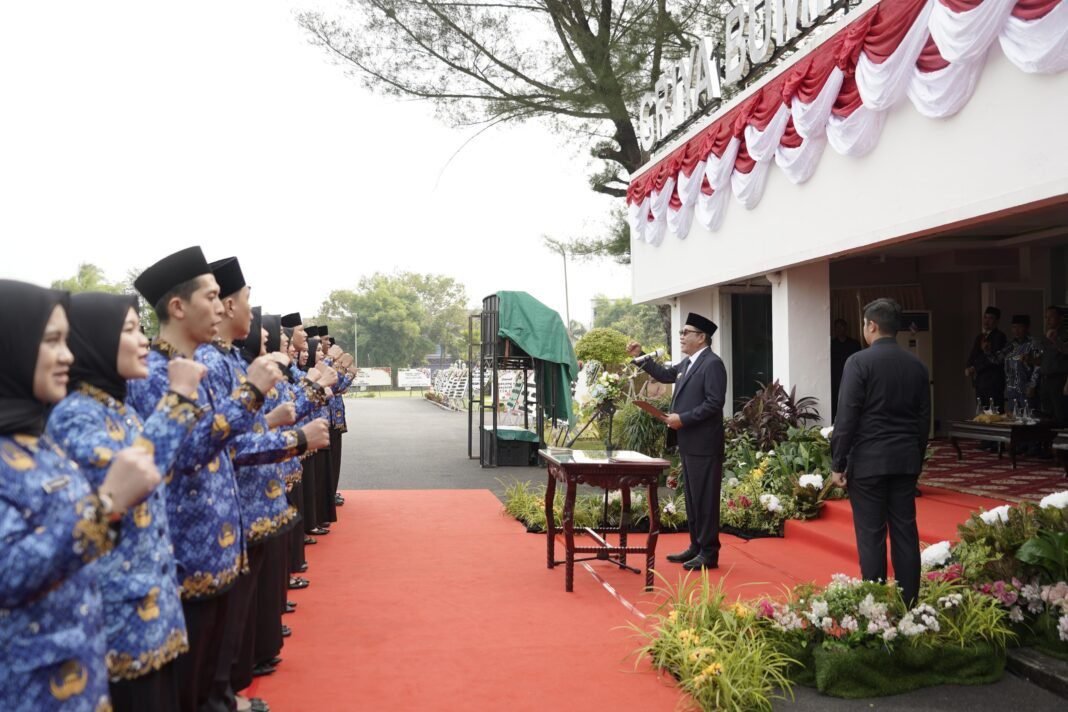BUPATI TOHA LANTIK 2.838 PPPK DAN 151 CPNS PEMKAB MUBA BUPATI TOHA LANTIK 2.838 PPPK DAN 151 CPNS PEMKAB MUBA