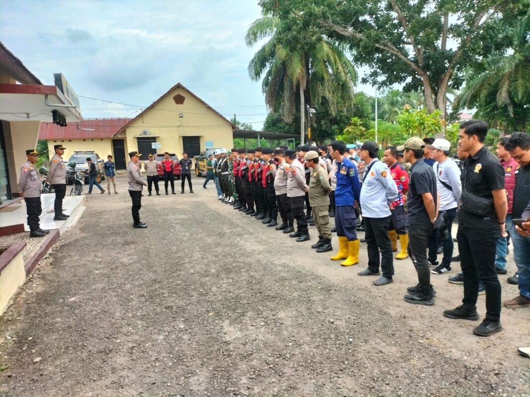 Polres Muara Enim Tegas Bongkar Penampungan Minyak Ilegal: Jangan Biarkan Ancaman Ini Terulang! Polres Muara Enim Tegas Bongkar Penampungan Minyak Ilegal: Jangan Biarkan Ancaman Ini Terulang!