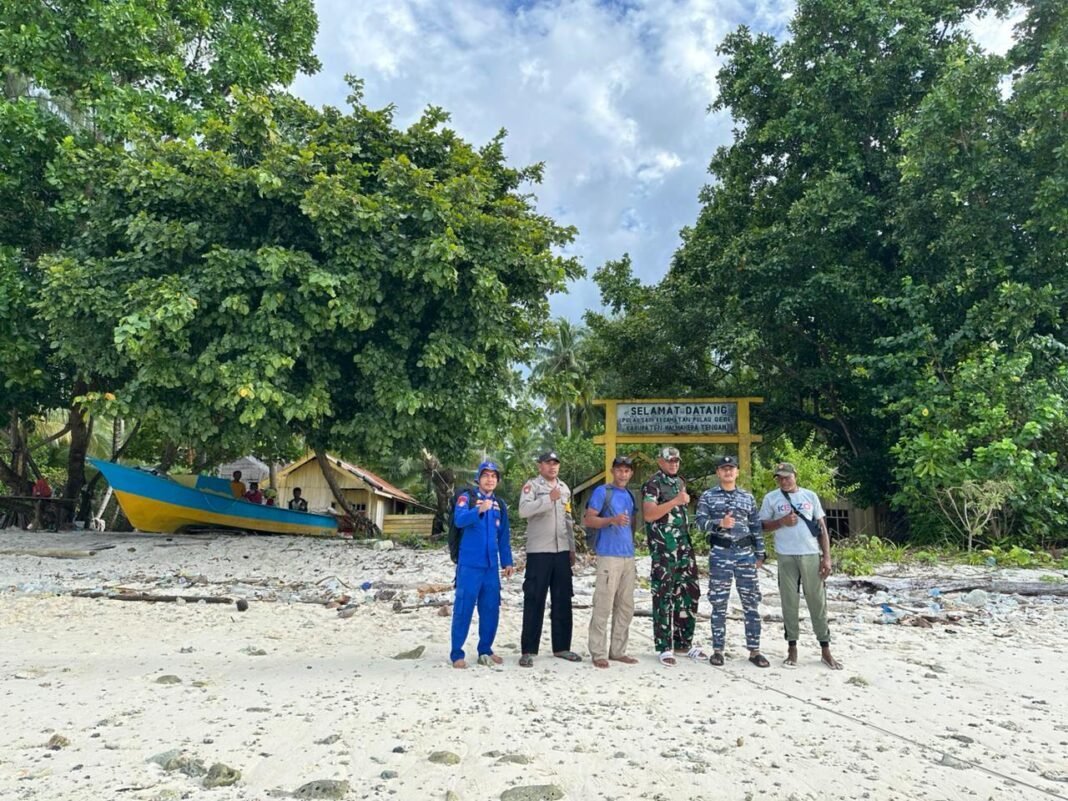 Pastikan Kamtibmas Konudif, Ditpolair Polda Malut Laksanakan Patroli Sambang di Pulau Terluar Pastikan Kamtibmas Konudif, Ditpolair Polda Malut Laksanakan Patroli Sambang di Pulau Terluar