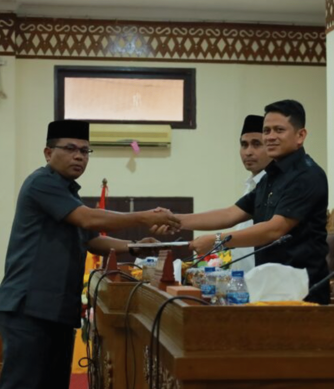 DPRK Aceh Barat Tetapkan LPJ APBK 2024, Pemkab Komit Perbaiki Pengelolaan Anggaran DPRK Aceh Barat Tetapkan LPJ APBK 2024, Pemkab Komit Perbaiki Pengelolaan Anggaran
