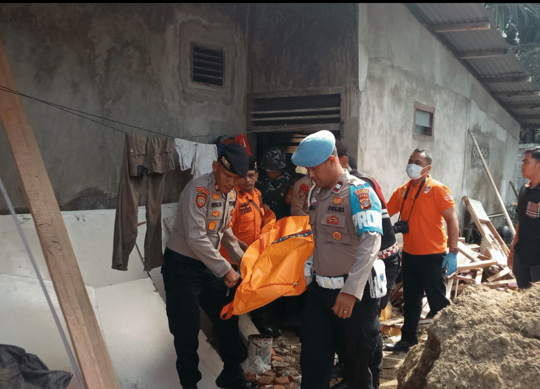 Seorang Warga Ditemukan Tewas Di Rumahnya di Lorong Kuini, Motif Kejadian Masih Di Selidiki Polisi Seorang Warga Ditemukan Tewas Di Rumahnya di Lorong Kuini, Motif Kejadian Masih Di Selidiki Polisi