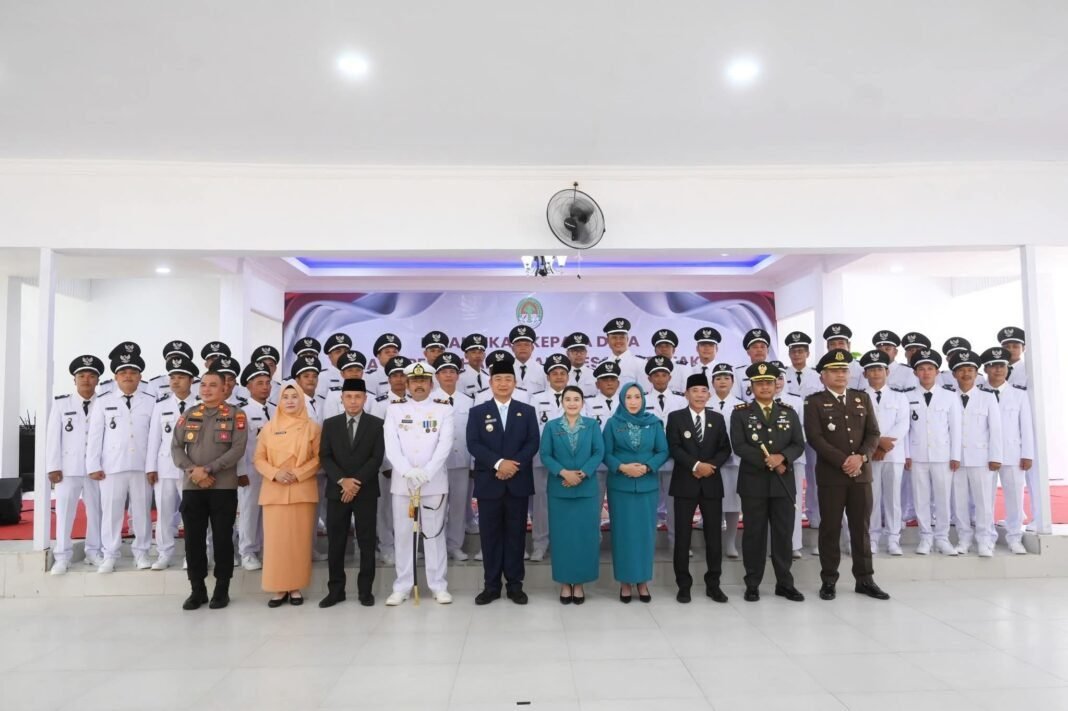 41 Kepala Desa Resmi Di Lantik Bupati Ketapang. 41 Kepala Desa Resmi Di Lantik Bupati Ketapang.