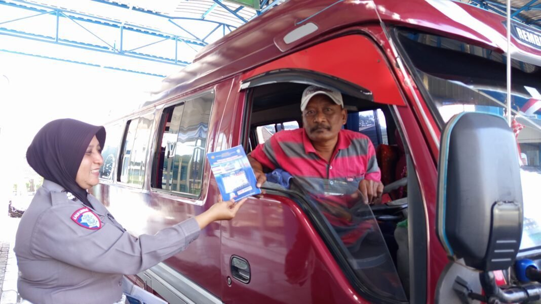 Satlantas Lumajang Sidak Armada Umum di Terminal Minak Koncar Satlantas Lumajang Sidak Armada Umum di Terminal Minak Koncar