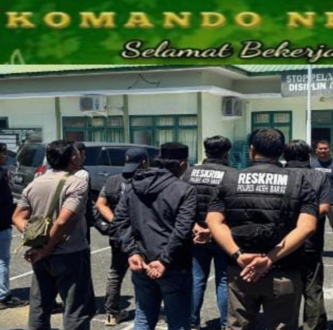 Polres Aceh Barat Bersama TNI Dan Polisi Militer Patroli Tertibkan Antrian BBM Subsidi Di SPBU Polres Aceh Barat Bersama TNI Dan Polisi Militer Patroli Tertibkan Antrian BBM Subsidi Di SPBU