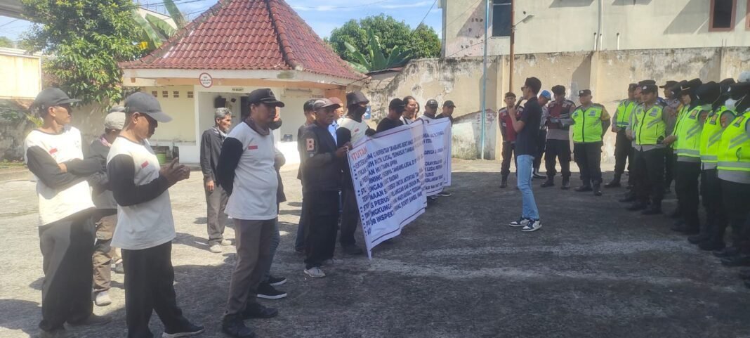 Dokumen Terbang, Tambang Tanpa Reklamasi : SIRA Bongkar Wajah Buram Inspektur Tambang Sumsel Dokumen Terbang, Tambang Tanpa Reklamasi : SIRA Bongkar Wajah Buram Inspektur Tambang Sumsel