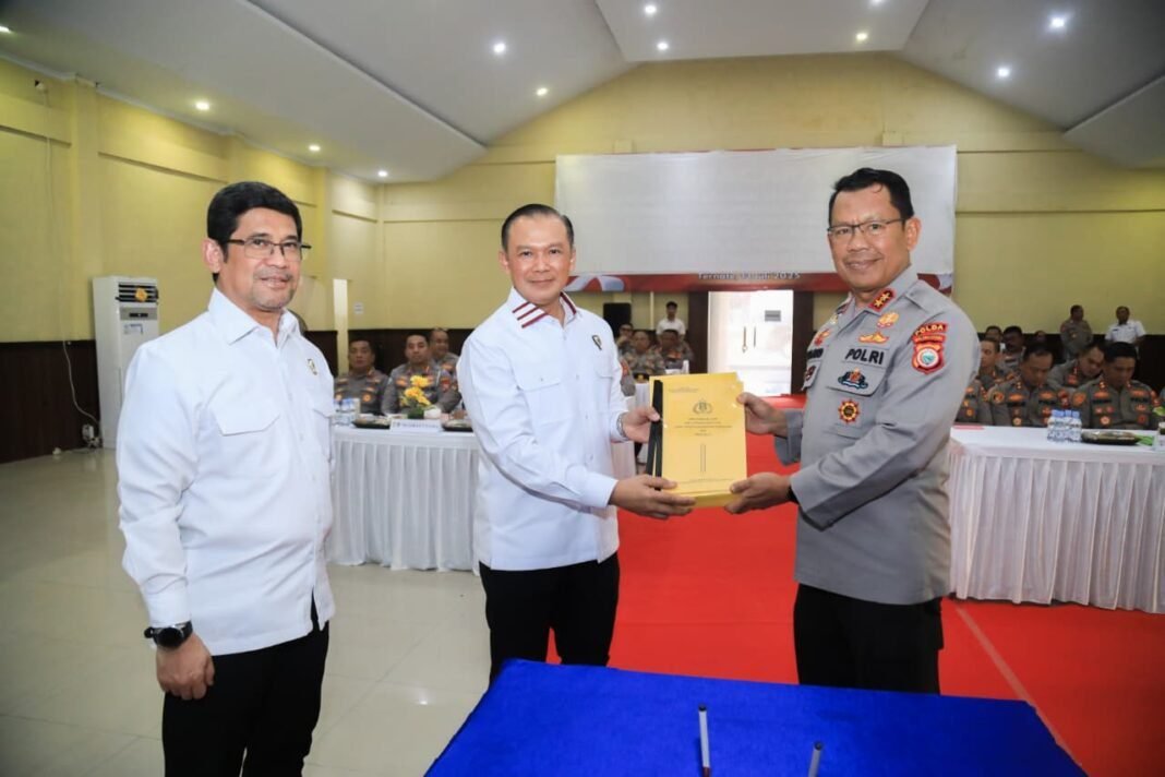 Kapolda Malut Hadiri Taklimat Akhir Audit Kinerja Itwasum Polri* Kapolda Malut Hadiri Taklimat Akhir Audit Kinerja Itwasum Polri*