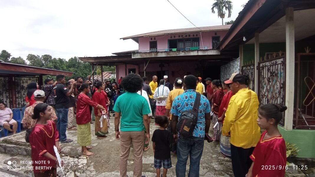 Masyarakat Kei Terima kunjungan Dewan Adat, Bentuk Komitmen Bersama Sukseskan Konferensi Ke-III. Masyarakat Kei Terima kunjungan Dewan Adat, Bentuk Komitmen Bersama Sukseskan Konferensi Ke-III.