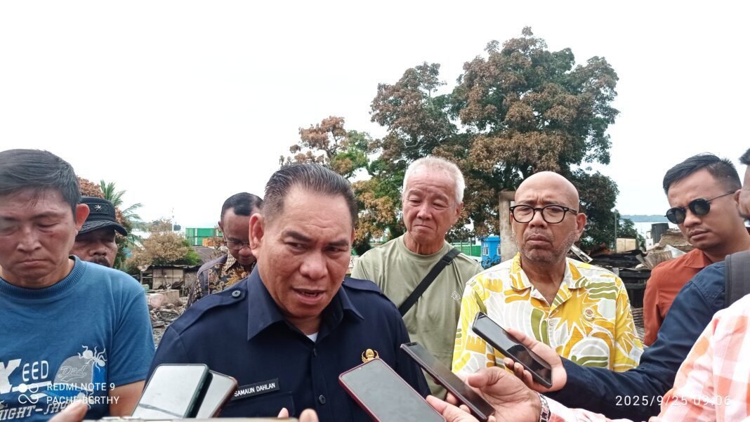 Tinjau Lokasi Kebakaran, Bupati: Mereka Adalah Warga Fakfak yang Harus Dibantu. Tinjau Lokasi Kebakaran, Bupati: Mereka Adalah Warga Fakfak yang Harus Dibantu.