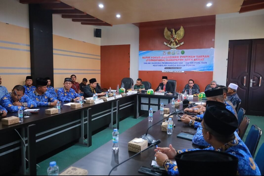 Forkopimda Aceh Barat Gelar Rapat Bahas Isu Aktual Dan Kestabilan Harga Bahan Pokok Forkopimda Aceh Barat Gelar Rapat Bahas Isu Aktual Dan Kestabilan Harga Bahan Pokok