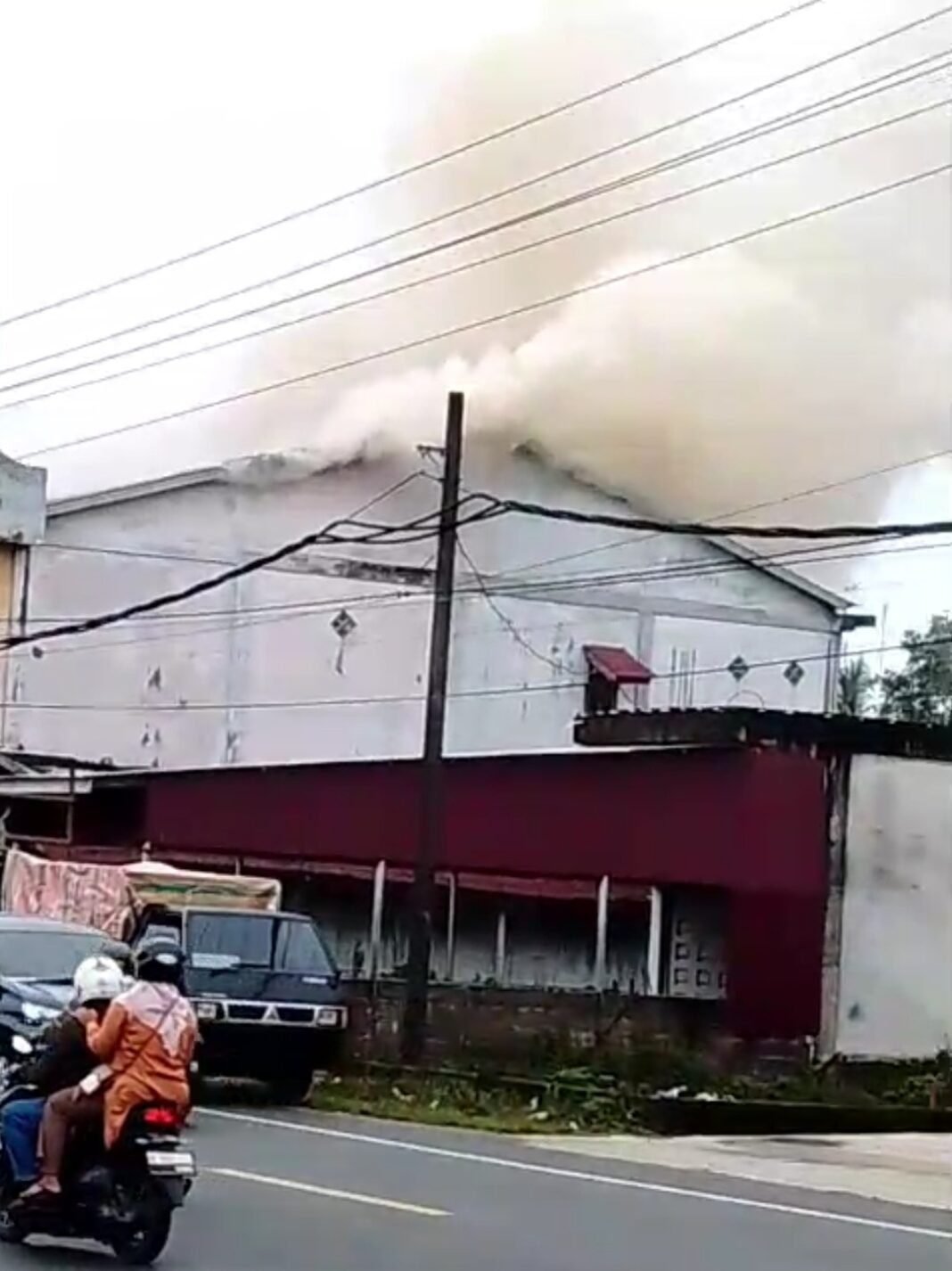 Kebakaran Rumah Kembali Terjadi,Kali ini Di alami Warga Suak Raya Kecamatan Johan Pahlawan Kebakaran Rumah Kembali Terjadi,Kali ini Di alami Warga Suak Raya Kecamatan Johan Pahlawan