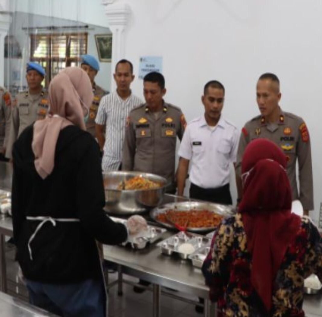 Yayasan Kemala Bhayangkari Polres Aceh Barat Luncurkan Program Makanan Bergizi Gratis Yayasan Kemala Bhayangkari Polres Aceh Barat Luncurkan Program Makanan Bergizi Gratis