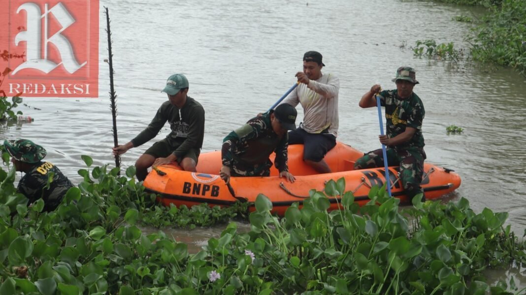 Kodim 0708 Purworejo Gelar Karya Bakti Bersihkan Aliran Sungai Lereng dari Enceng Gondok Kodim 0708 Purworejo Gelar Karya Bakti Bersihkan Aliran Sungai Lereng dari Enceng Gondok