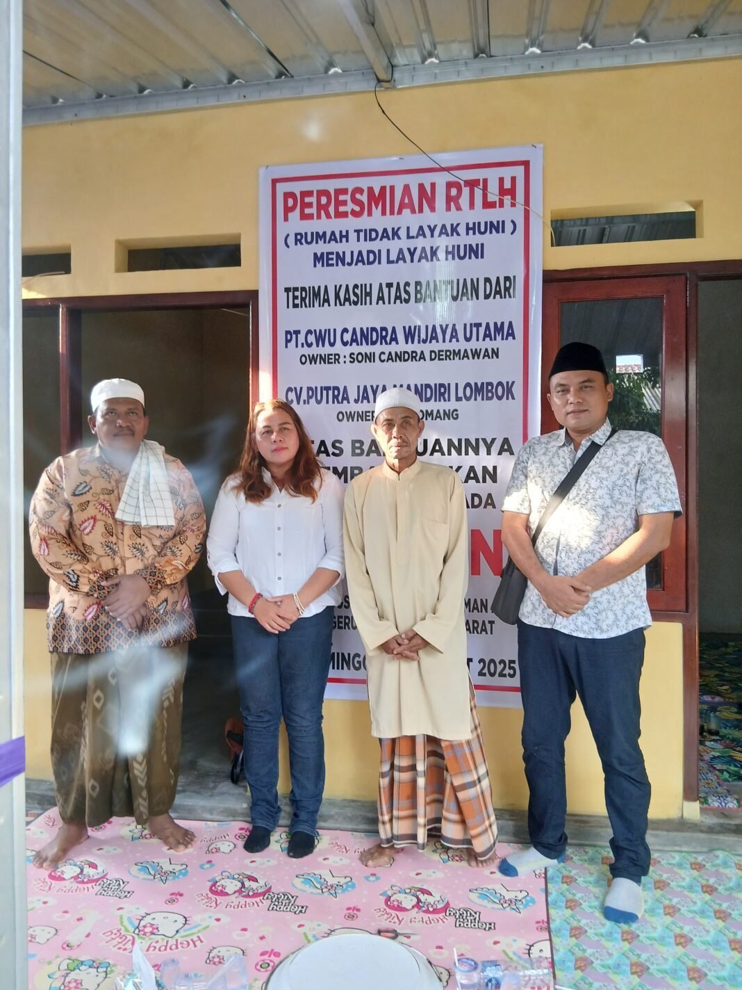 KEPEDULIAN SOSIAL: PT. CWU DAN PT. PUTRA JAYA MANDIRI WUJUDKAN RUMAH LAYAK HUNI UNTUK AMAK MURDAN KEPEDULIAN SOSIAL: PT. CWU DAN PT. PUTRA JAYA MANDIRI WUJUDKAN RUMAH LAYAK HUNI UNTUK AMAK MURDAN