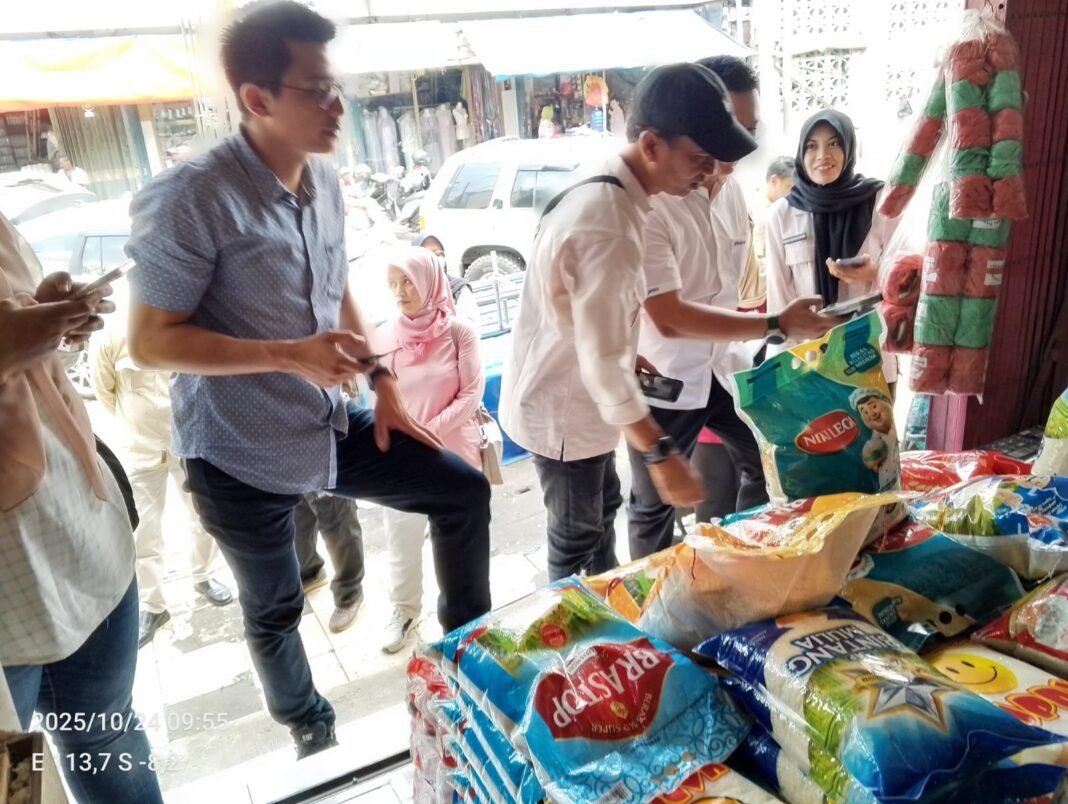 Pantau Harga dan Cegah Penimbunan, Polres Jember Perketat Pengawasan Distribusi Beras Pantau Harga dan Cegah Penimbunan, Polres Jember Perketat Pengawasan Distribusi Beras