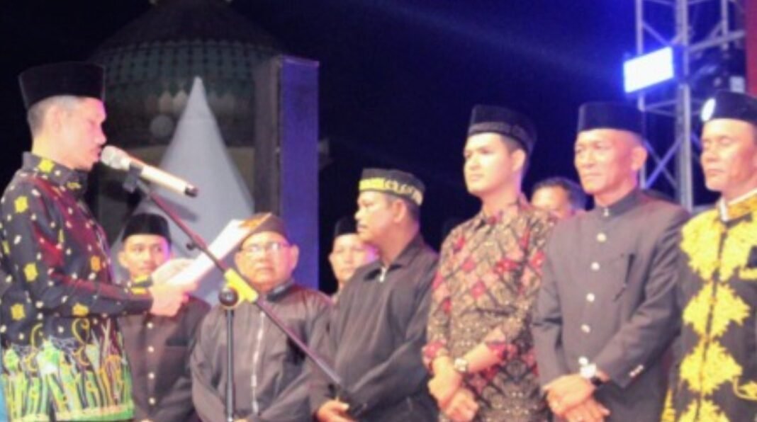 Bupati Tarmizi Kukuhkan Pengurus Dewan Kesenian Aceh Barat (DKAB) Periode 2025-2029 Bupati Tarmizi Kukuhkan Pengurus Dewan Kesenian Aceh Barat (DKAB) Periode 2025-2029