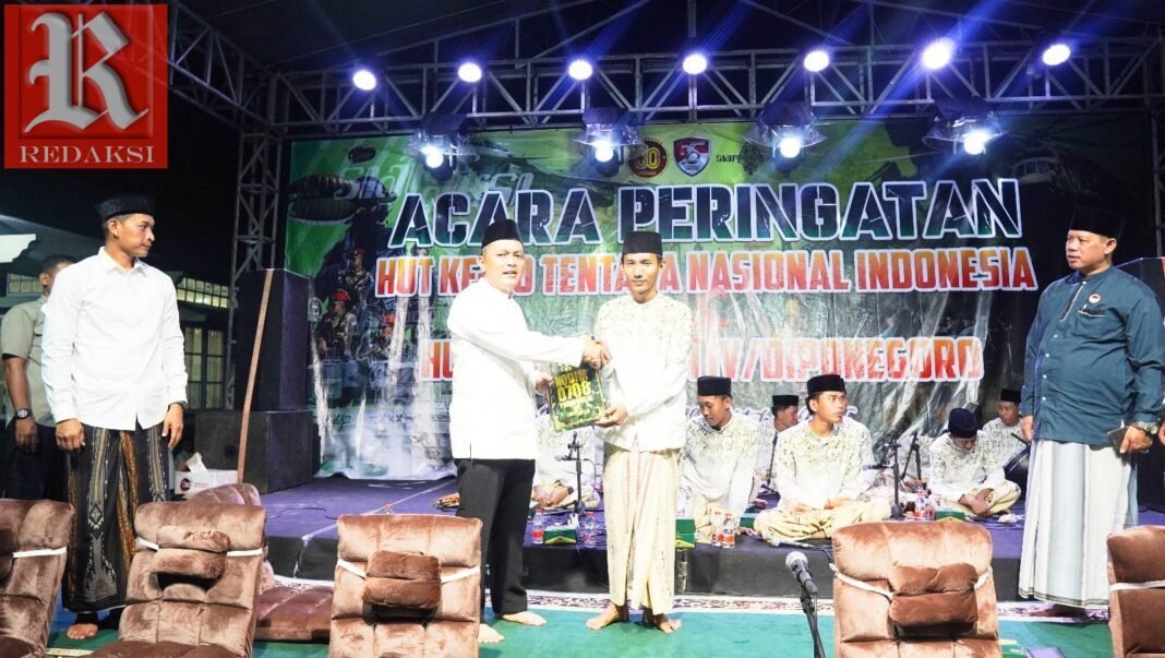 Sholawat Kebangsaan Warnai Peringatan HUT ke-80 TNI di Kodim 0708/Purworejo Sholawat Kebangsaan Warnai Peringatan HUT ke-80 TNI di Kodim 0708/Purworejo