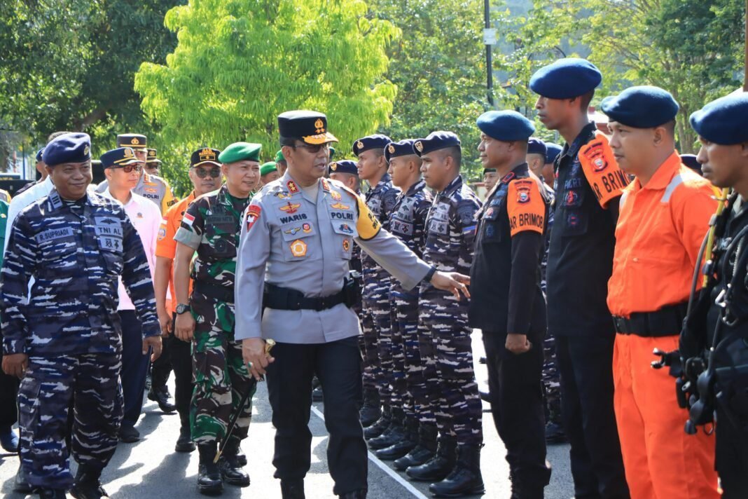 *Kapolda Maluku Utara Pimpin Apel Tanggap Darurat Bencana Hidrometeorologi Secara Serentak* *Kapolda Maluku Utara Pimpin Apel Tanggap Darurat Bencana Hidrometeorologi Secara Serentak*