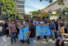 Gelar Aksi Warga Sunter Jaya Tuntut Pembukaan Blokir Tanah Kantor BPN Jakarta Utara