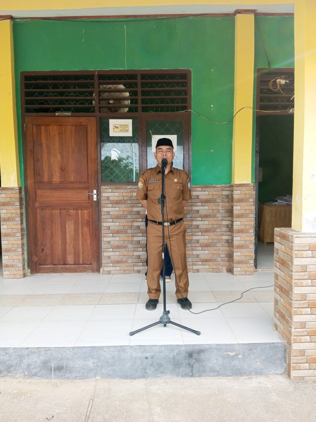 SMP Negeri 41 Konawe Selatan Melaksanakan Upacara bendera dan Memperingati Hari Pahlawan SMP Negeri 41 Konawe Selatan Melaksanakan Upacara bendera dan Memperingati Hari Pahlawan