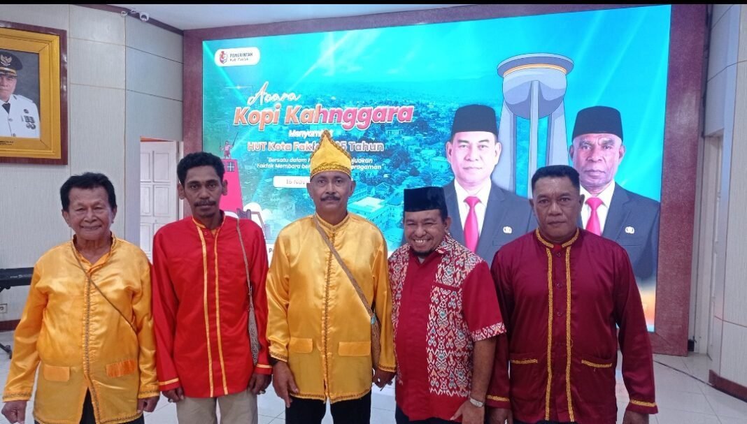 Warga Kei Turut Menghidupkan Semangat Kebersamaan di HUT ke-125 Fakfak. Warga Kei Turut Menghidupkan Semangat Kebersamaan di HUT ke-125 Fakfak.