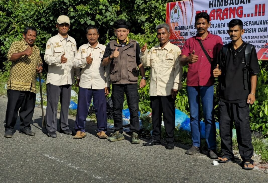 DLHK Aceh Barat Laksanakan Patroli Sampah Liar Demi Terwujudnya Kota Bersih Hadapi Adipura DLHK Aceh Barat Laksanakan Patroli Sampah Liar Demi Terwujudnya Kota Bersih Hadapi Adipura