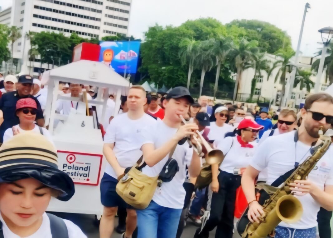 Friendship Walk dan Poland Shopping Day: Cara Baru Polandia Pererat Kedekatan dengan Indonesia Friendship Walk dan Poland Shopping Day: Cara Baru Polandia Pererat Kedekatan dengan Indonesia