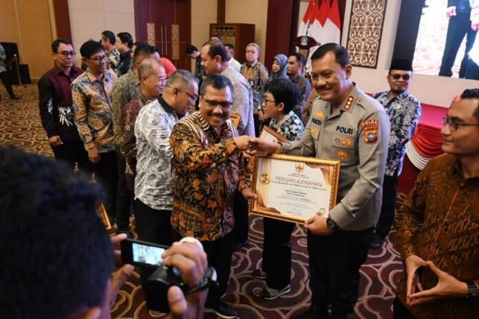 BC20251211_164452_copy_800x533