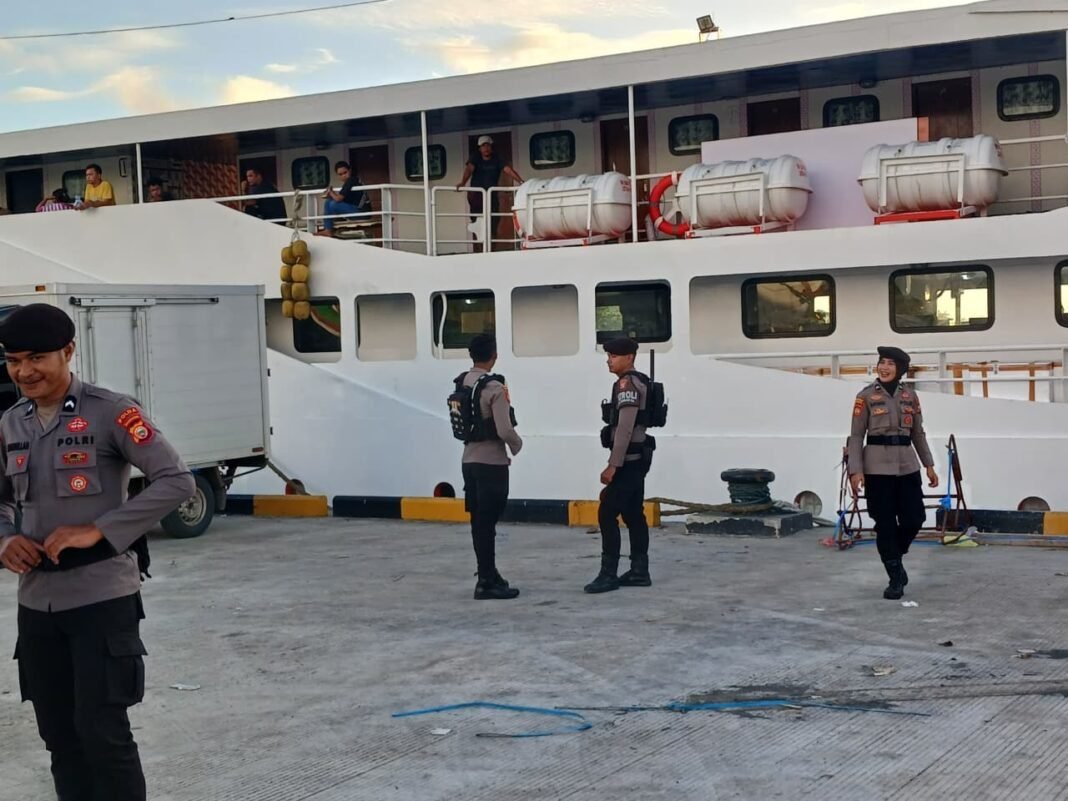 Polda Malut Tingkatkan Pengamanan melalui Operasi Pekat Jelang Perayaan Natal dan Tahun Baru an Polda Malut Tingkatkan Pengamanan melalui Operasi Pekat Jelang Perayaan Natal dan Tahun Baru an