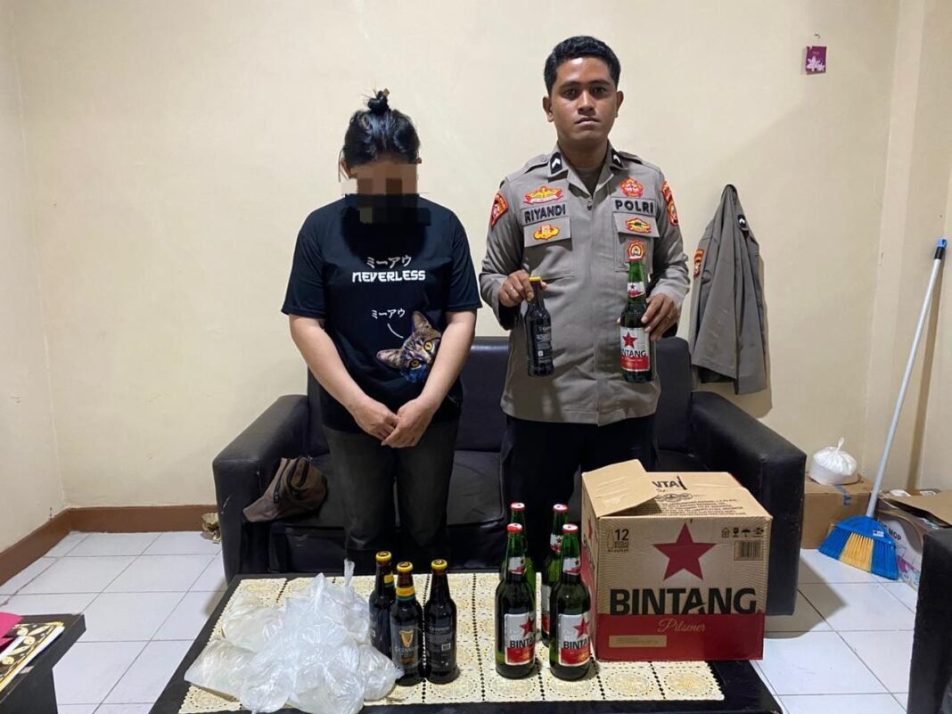 *Gencarkan Razia, Operasi Pekat Amankan Puluhan Minuman* *Gencarkan Razia, Operasi Pekat Amankan Puluhan Minuman*