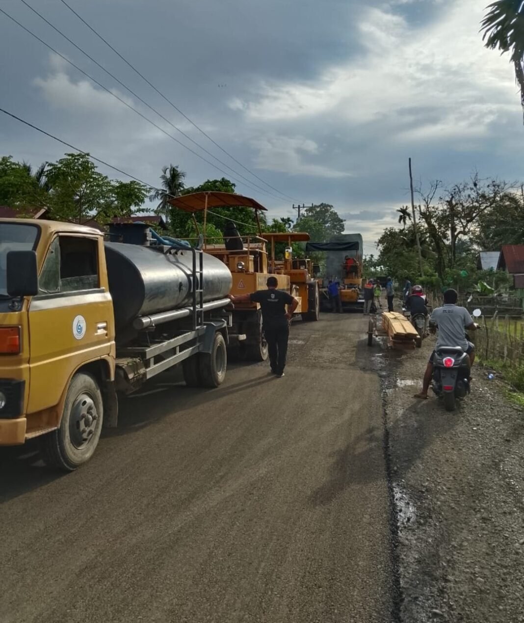 PT Agrabudi Jasa Bersama (AJB) Laksanakan Pengaspalan Jalan Meunasah Rayeuk, Komitmen Permudah Tranportasi PT Agrabudi Jasa Bersama (AJB) Laksanakan Pengaspalan Jalan Meunasah Rayeuk, Komitmen Permudah Tranportasi