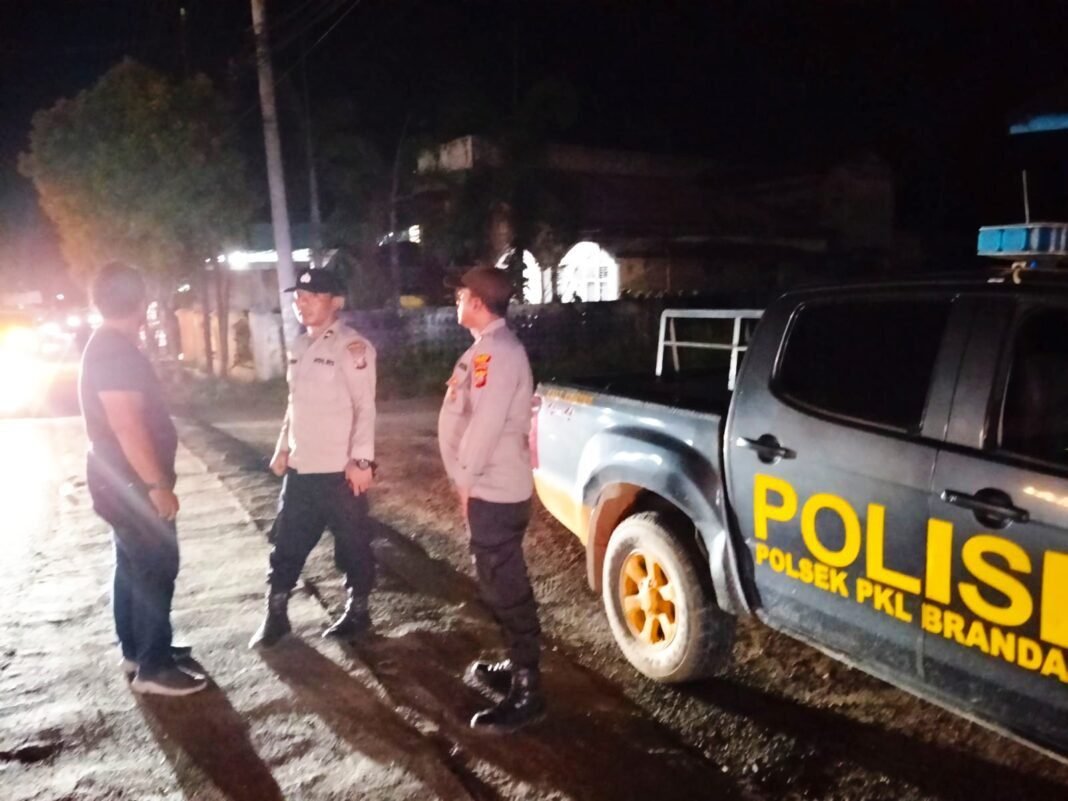 Polsek Pangkalan Berandan Intensifkan Patroli Blue Light, Antisipasi Geng Motor dan Kejahatan Jalanan Polsek Pangkalan Berandan Intensifkan Patroli Blue Light, Antisipasi Geng Motor dan Kejahatan Jalanan