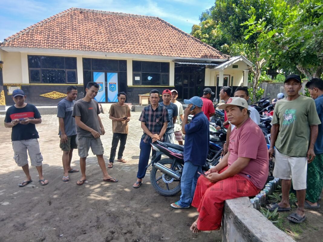 Warga Dusun Bongor Induk Sampaikan Tuntutan Pemberhentian Kepala Dusun Warga Dusun Bongor Induk Sampaikan Tuntutan Pemberhentian Kepala Dusun