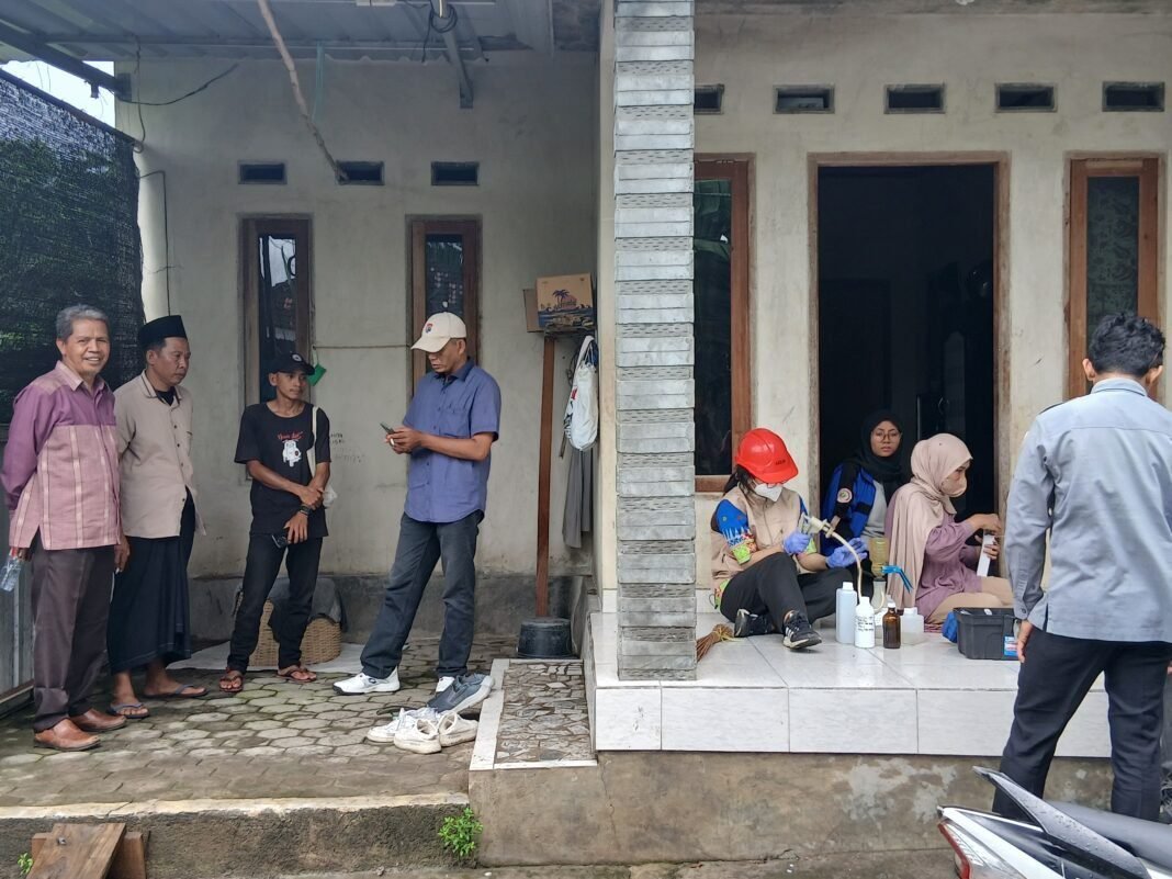 DLHK NTB Ambil Sampel Air Sumur Warga Bongor Induk, Hasil Uji Laboratorium Ditunggu DLHK NTB Ambil Sampel Air Sumur Warga Bongor Induk, Hasil Uji Laboratorium Ditunggu